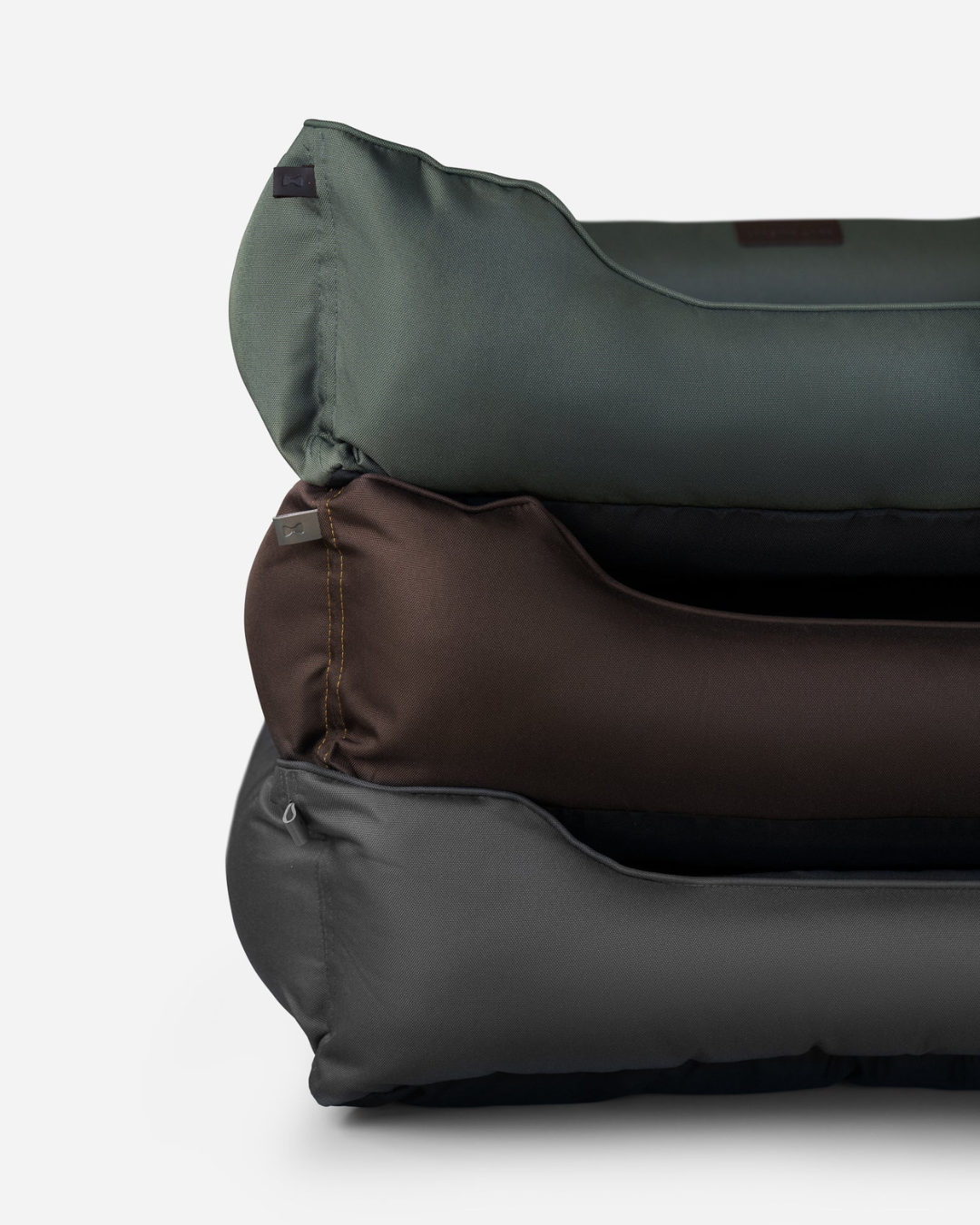Chester & Lee - Waterproof Sleeper Dog Bed Green