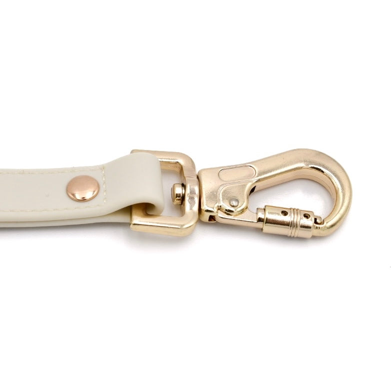 Fur Elise Dog Leash - Bone — carabiner detail