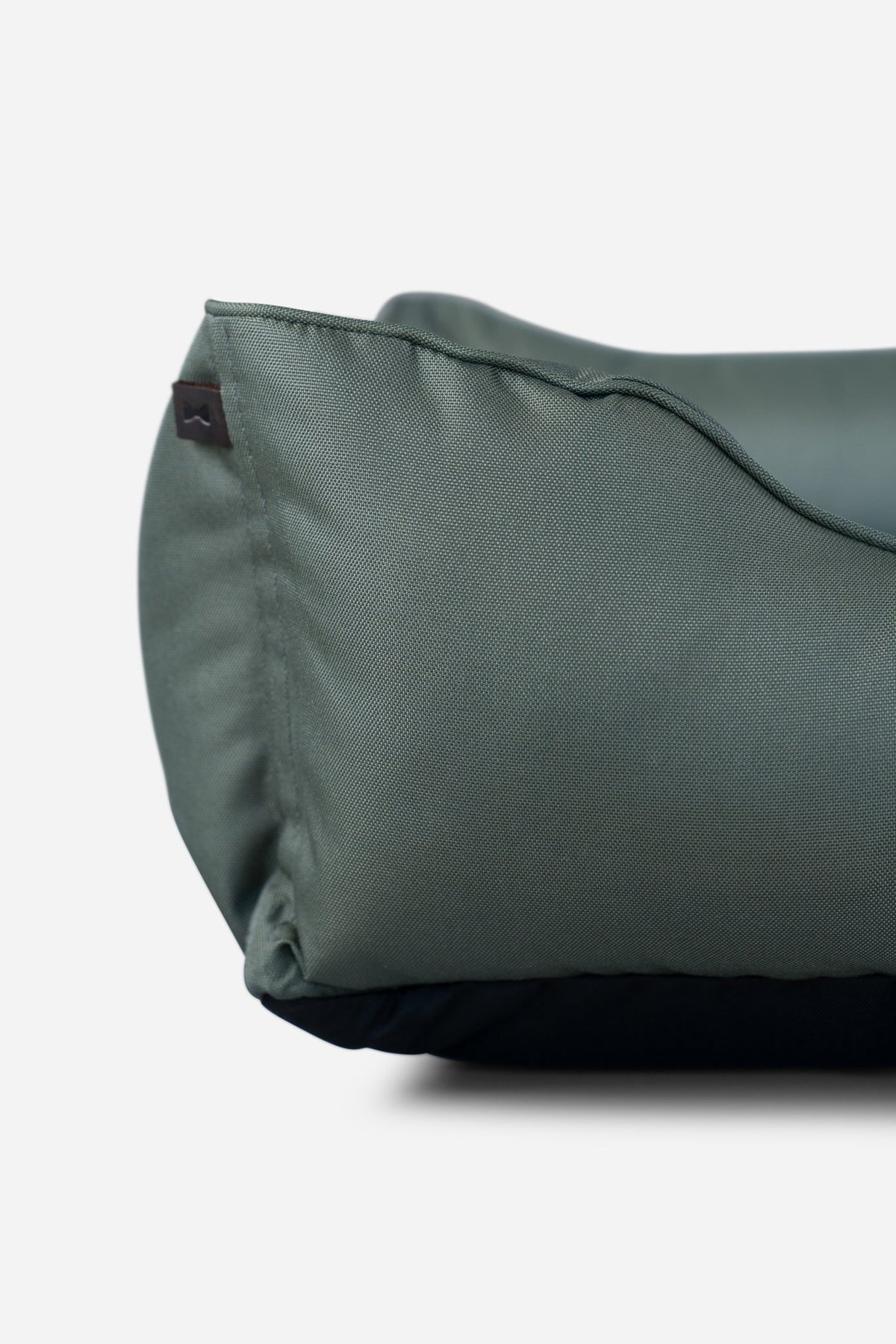 Chester & Lee - Waterproof Sleeper Dog Bed Green