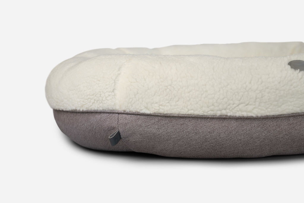 Chester & Lee - Furry Beige Donut Dog Bed