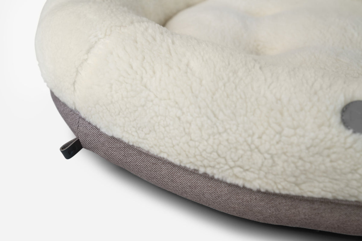 Chester & Lee - Furry Beige Donut Dog Bed
