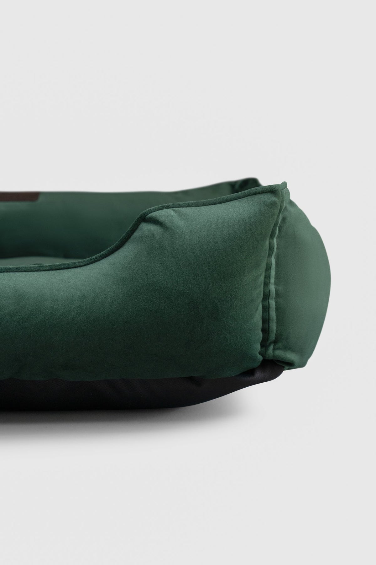 Chester & Lee - Classic Velvet Sleeper Dog Bed Green