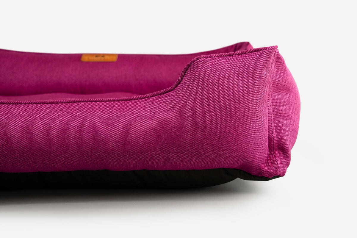 Chester & Lee - Cotton Sleeper Dog Bed Berry Pink