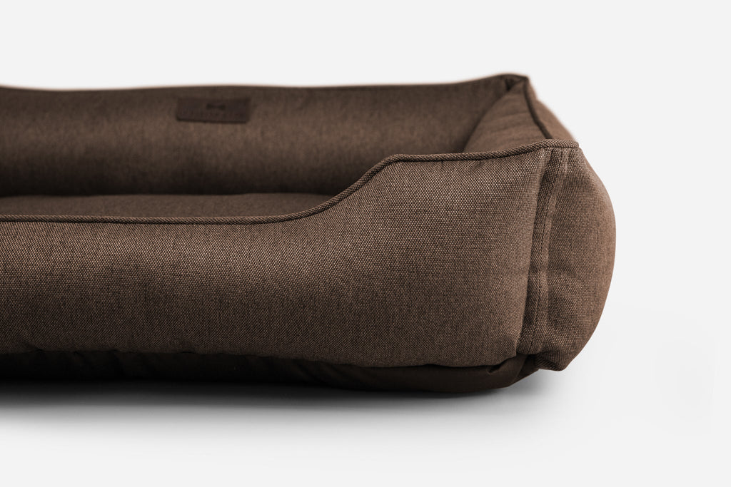 Chester & Lee - Cotton Sleeper Dog Bed Brown