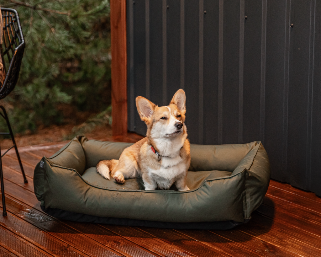 Chester & Lee - Waterproof Sleeper Dog Bed Green